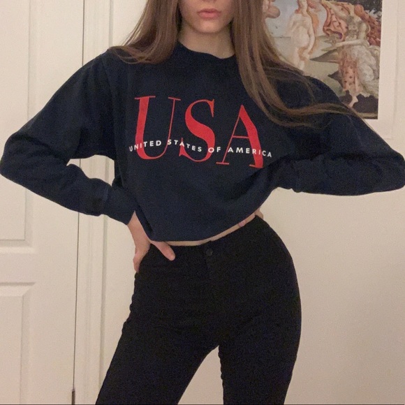 Brandy Melville Sweaters - Brandy Melville Crewneck Sweater